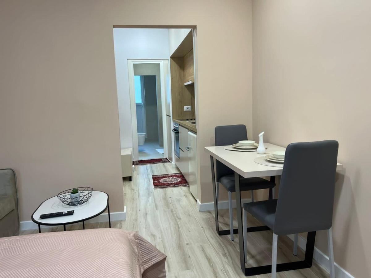 Smart Home , Lovely Apartment In Tirana Esterno foto