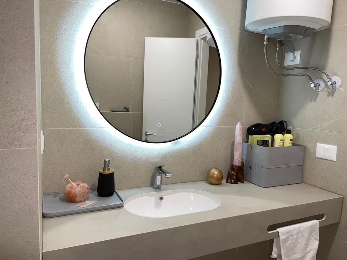 Smart Home , Lovely Apartment In Tirana Esterno foto